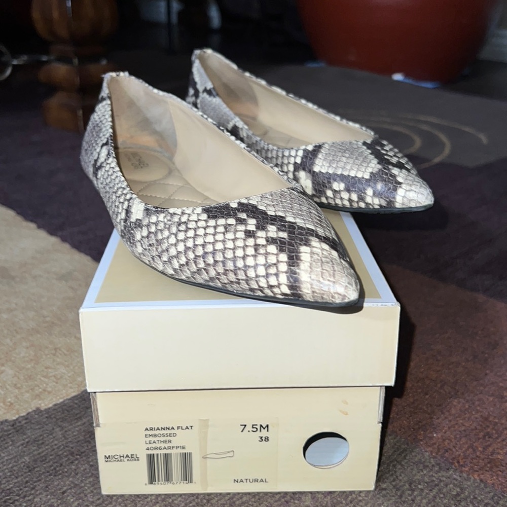 Michael Kors Arianna Flat Embossed Leather in Natural